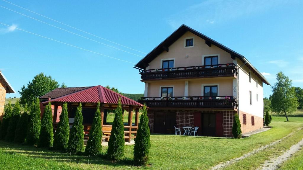 Hotel Jelena à Korenica Extérieur photo