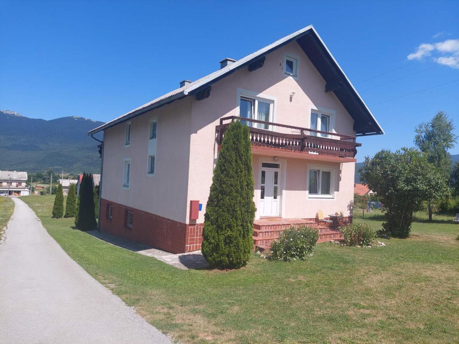 Hotel Jelena à Korenica Extérieur photo
