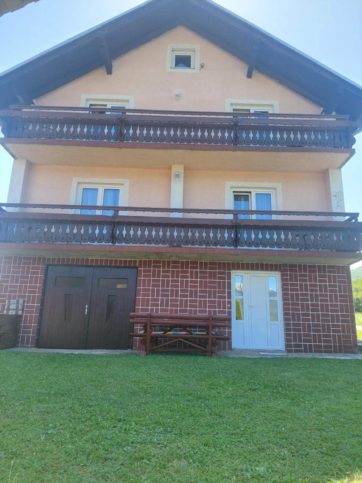 Hotel Jelena à Korenica Extérieur photo