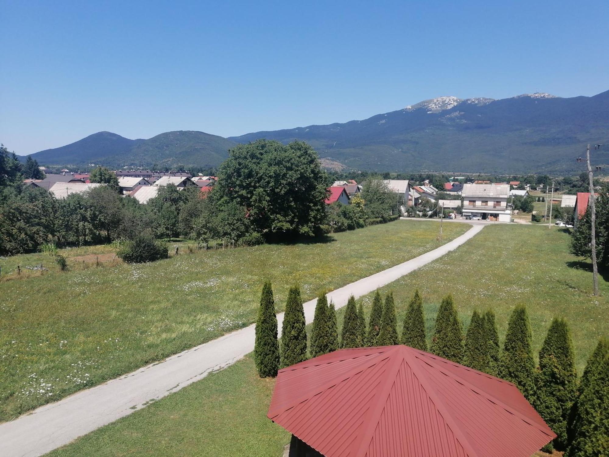 Hotel Jelena à Korenica Extérieur photo