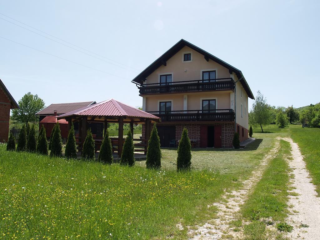 Hotel Jelena à Korenica Extérieur photo
