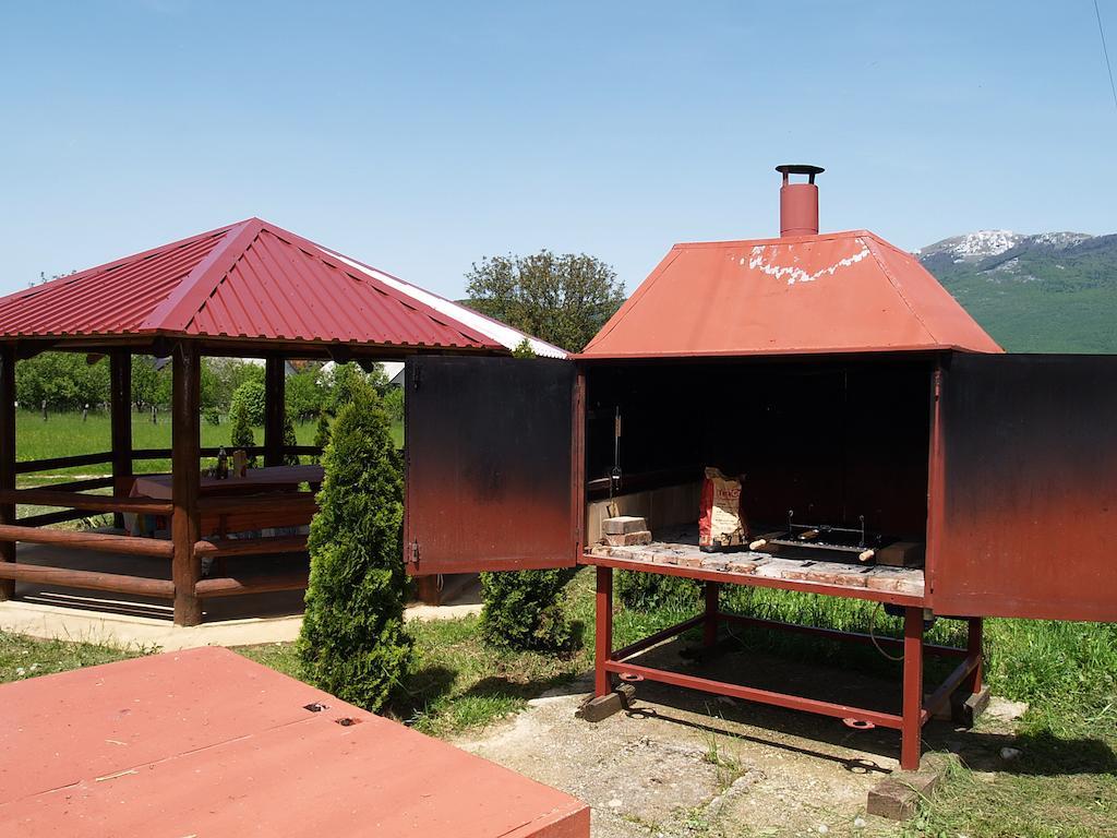 Hotel Jelena à Korenica Extérieur photo