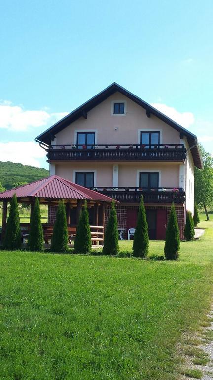 Hotel Jelena à Korenica Extérieur photo